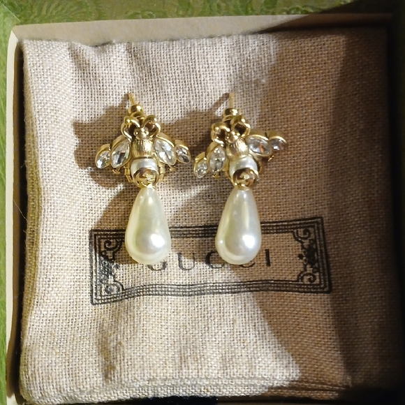 Elegant Gold and Cream Bee Earrings - Picture 7 of 8